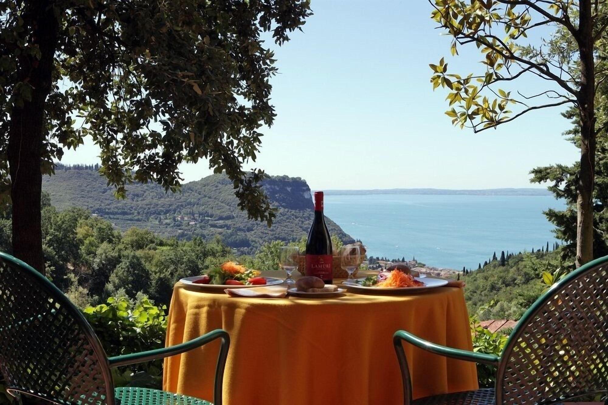 Madrigale Panoramic Lifestyle & Soulful Hotel 4* Costermano sul Garda